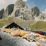 Cesa Col De Pin Canazei