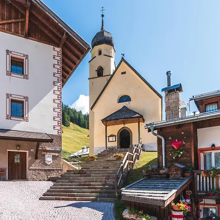 Cesa Col De Pin アパート *