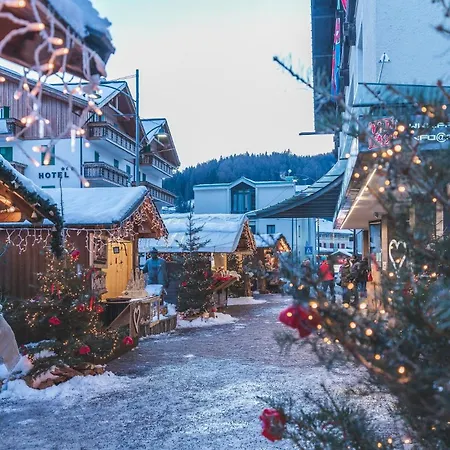 Cesa Col De Pin アパート