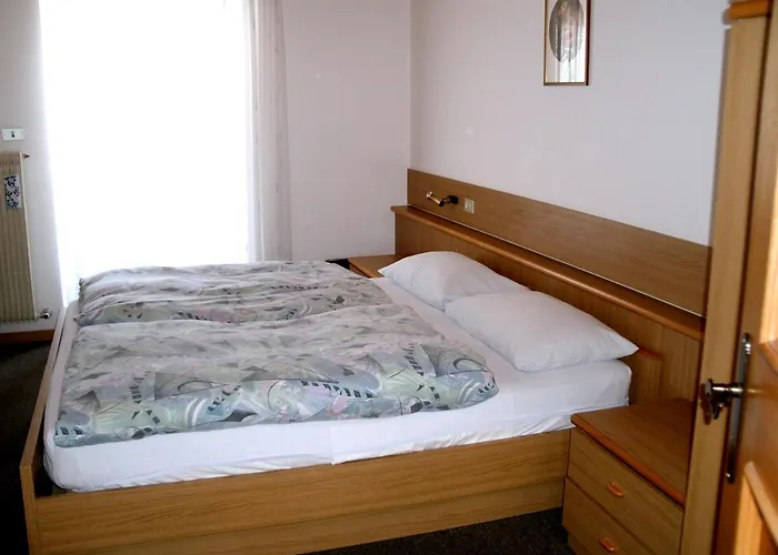 Cesa Col De Pin アパート